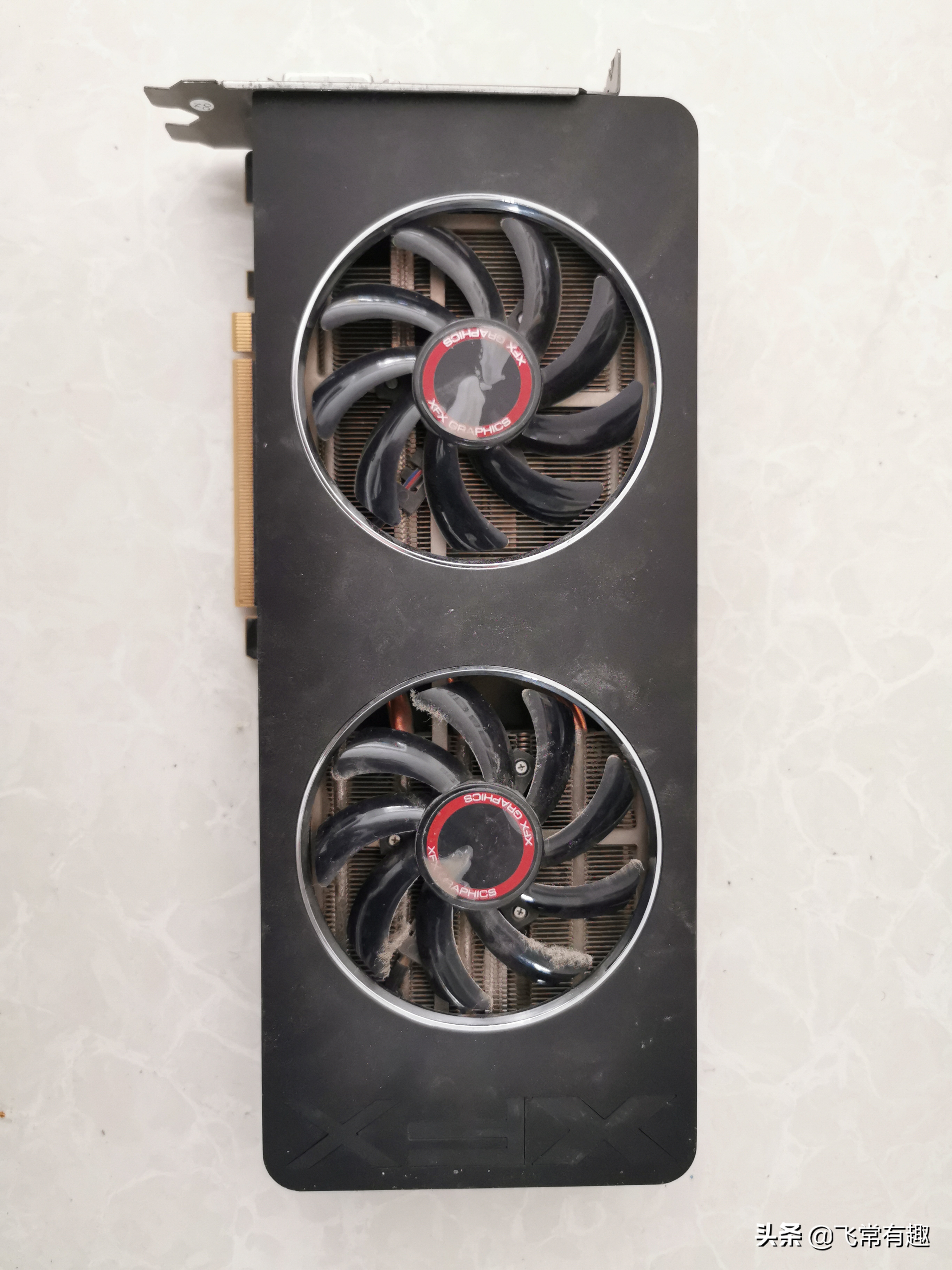 贫穷不只限制了我的想象力下一句,贫穷不只是我们的想象力