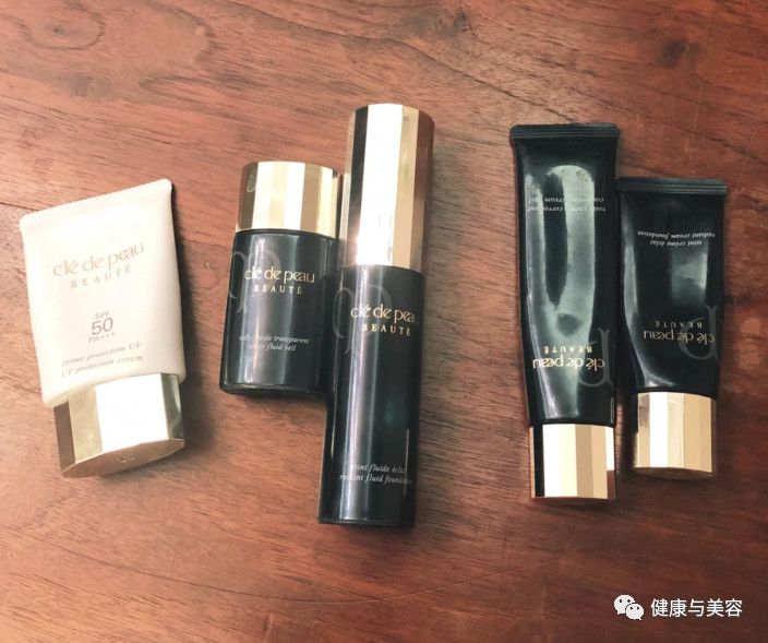 乔欣现实版粉底液 (乔欣化妆包护肤)