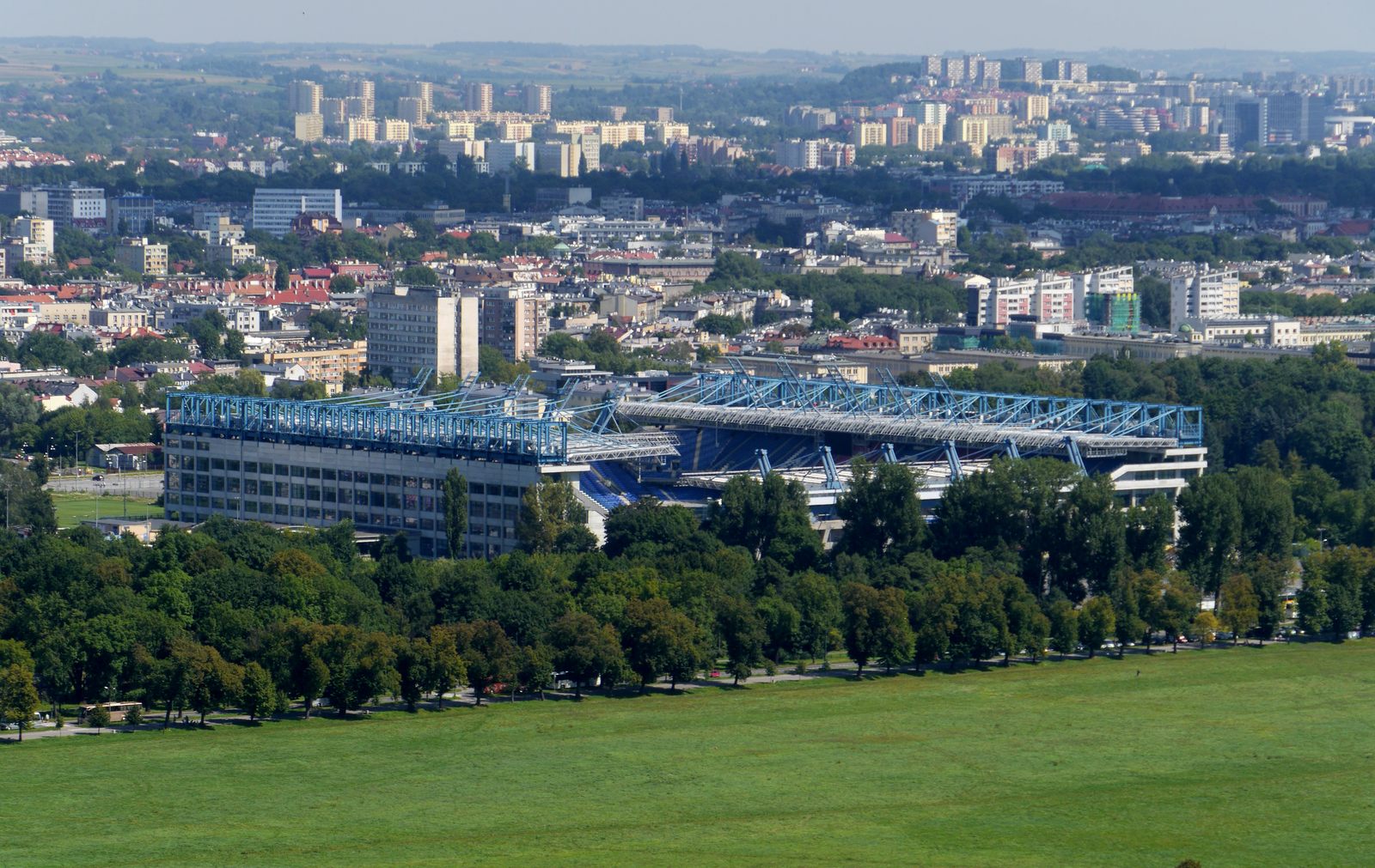 全世界最现代化的球场,中国全封闭球场