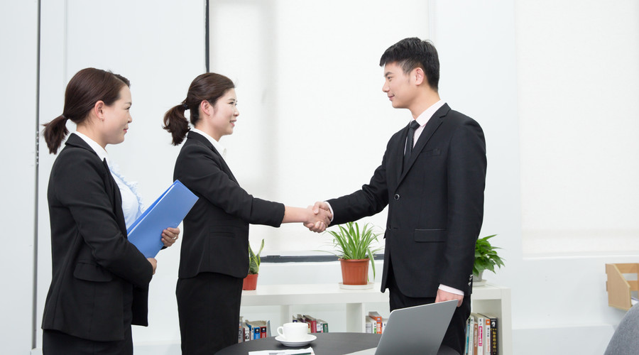 工作17年以上裁员赔偿标准,工厂没签合同裁员怎么赔偿标准