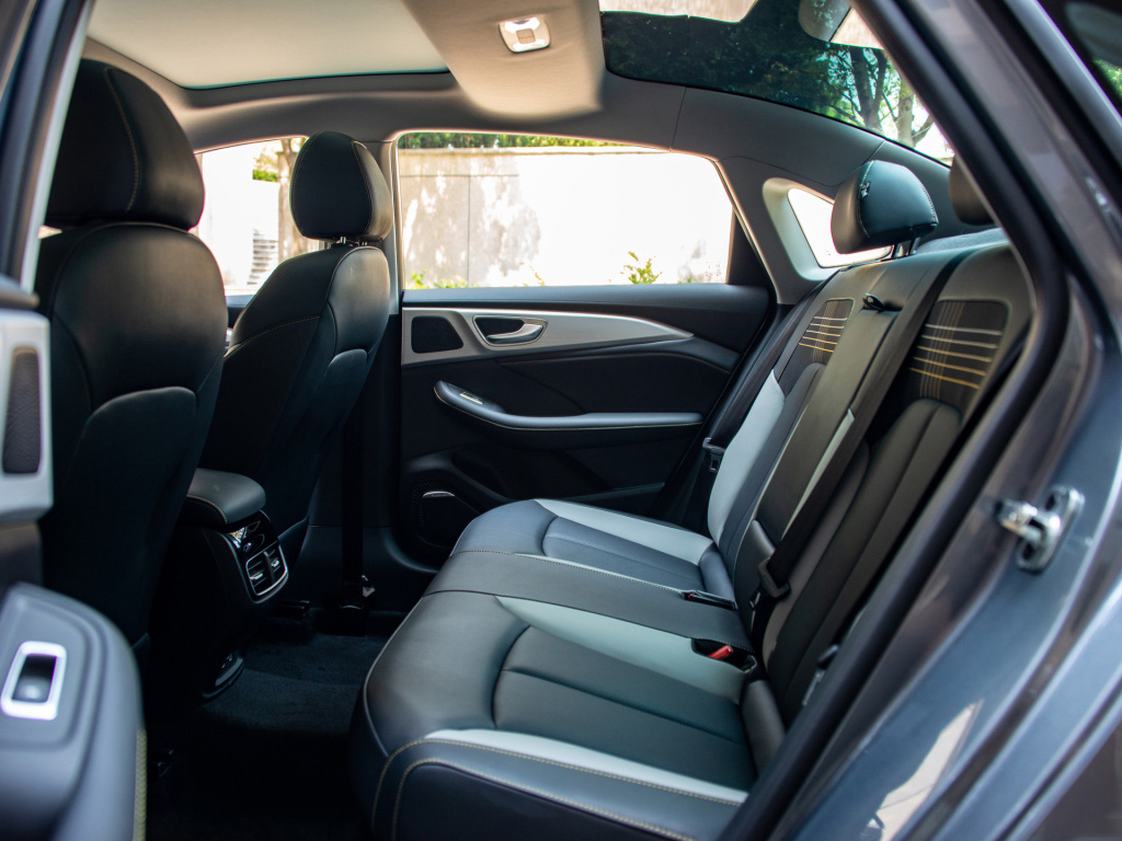 荣威i6maxev百公里加速测试,荣威i6max性能体验秒杀谁