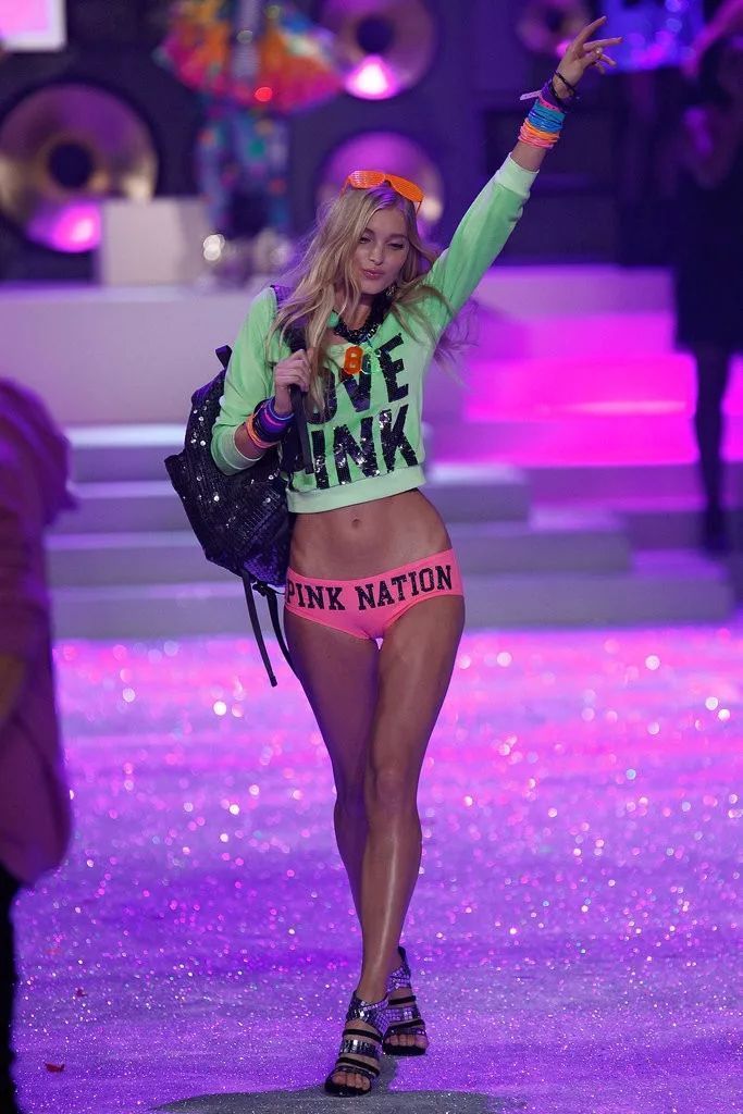 维密超模2017最贵内衣,维密超模200万美元内衣