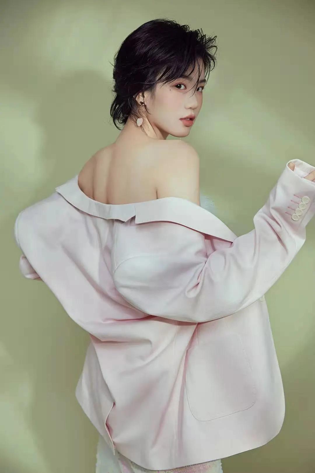 登上瑞丽杂志的女孩长什么样?