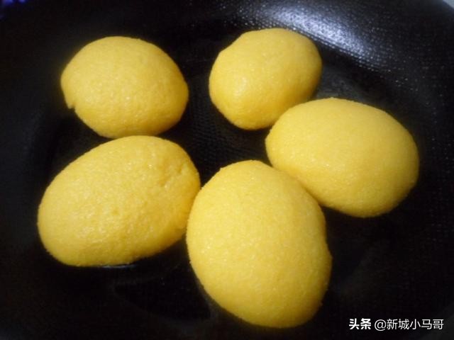 东北玉米面大饼子发面教程,玉米面大饼配方