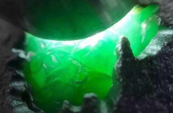 赌石怎么鉴定,如何鉴定翡翠造假