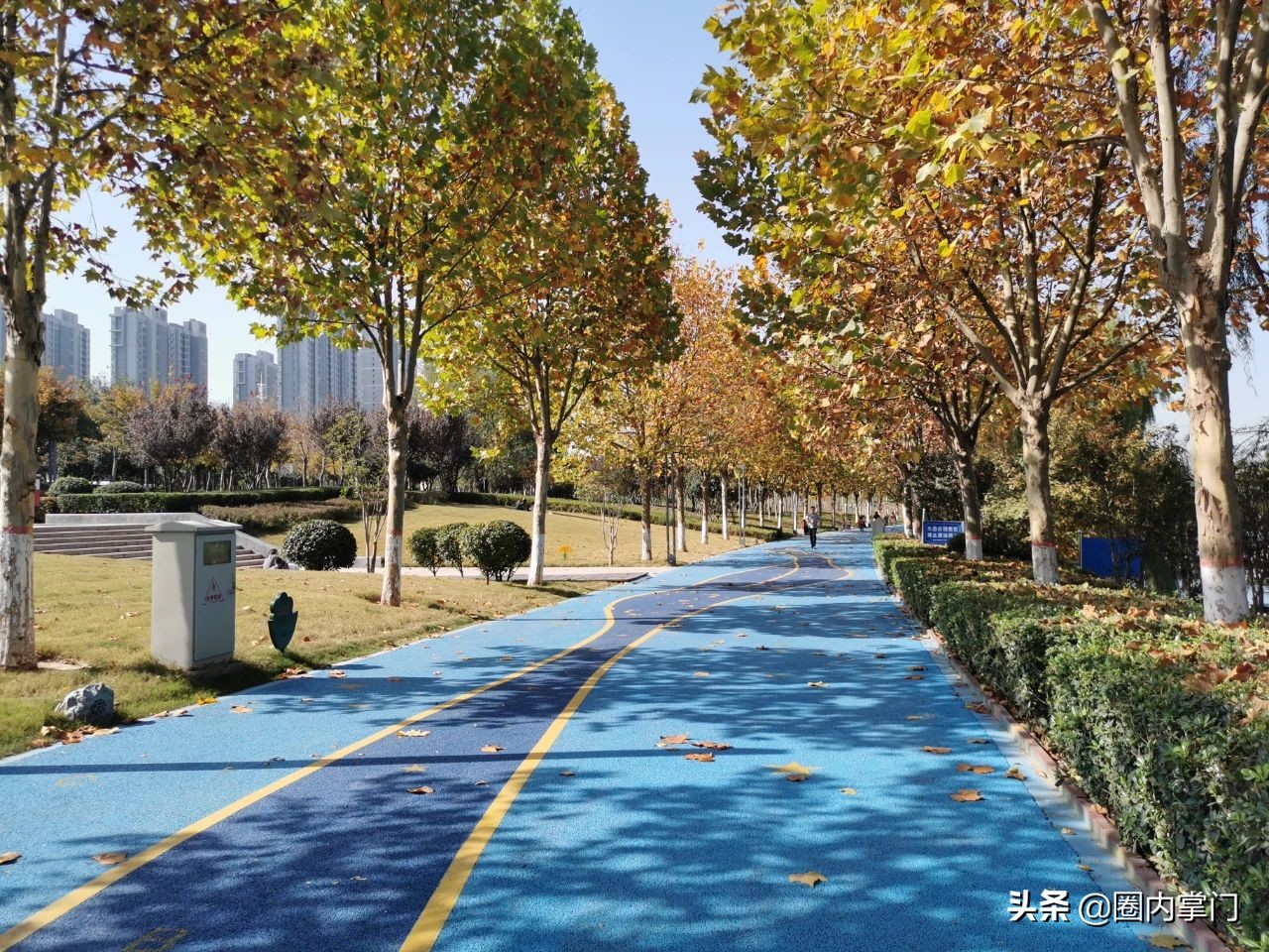 以前发朋友圈像做任务,现在很少发,学会了隐藏自己的喜怒哀乐