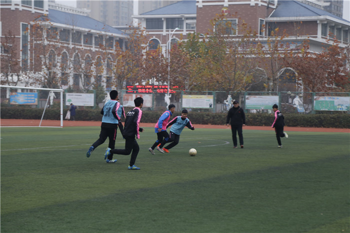 缁胯尩鍦轰笂瓒崇悆姊︽兂,缁胯尩杩芥ⅵ鏍″洯瓒崇悆鑱旇禌