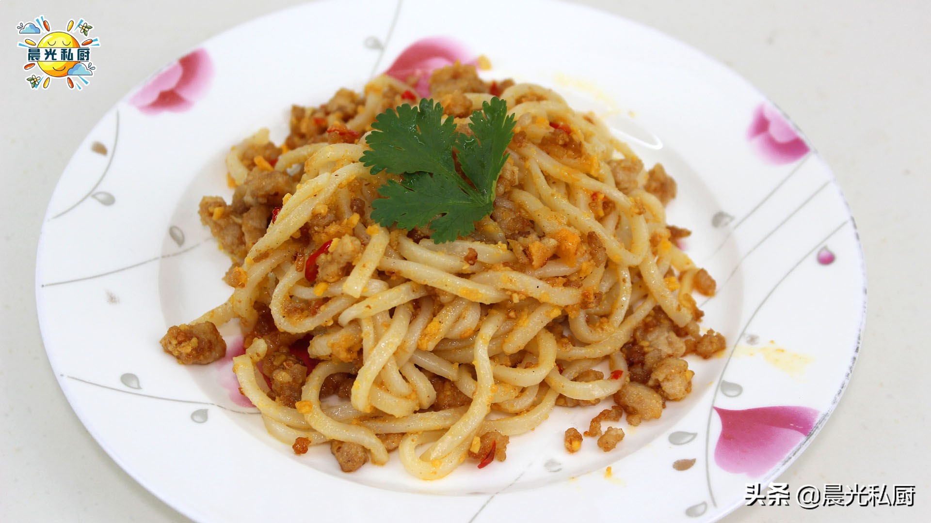 咸蛋黄拌粉干做法,咸蛋黄下饭做法