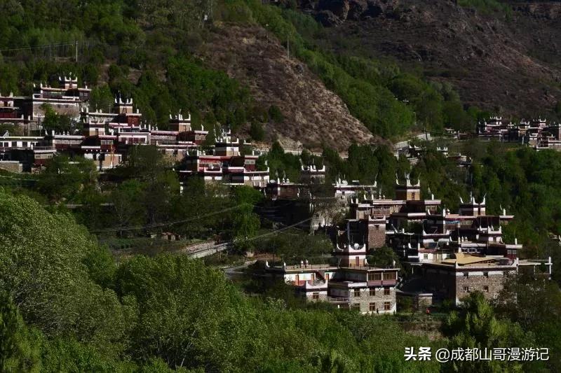 丹巴甲居藏寨最佳旅游季节,丹巴甲居藏寨玩几天