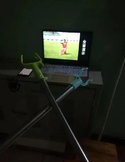 中国大学生为了太极拳考试，已经走火入魔了