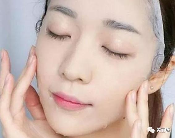 面膜塑料纸需要敷在脸上还是撕掉,面膜纸外面的塑料纸用撕掉吗