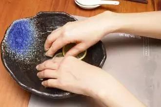 天气变冷肩背痛怎么缓解,阴雨天肩颈酸痛是怎么回事