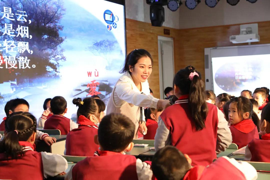 成都市双流区迎春小学,双流县东升迎春小学