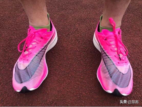 跑马拉松推荐耐克什么系列,跑全马的耐克碳板跑鞋推荐