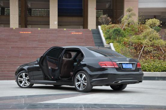 沉浸式体验2018款奔驰e320,2015款奔驰e320详细介绍