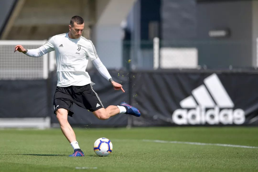 年轻人为什么那么喜欢买鞋,成年人买鞋上瘾是什么心理