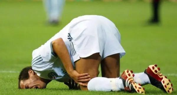 足坛史上十大受伤名场面,世界足球前十名最厉害球员