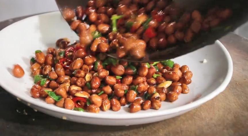 为什么油炸花生米不容易坏,油炸花生米炸得糊了怎么办