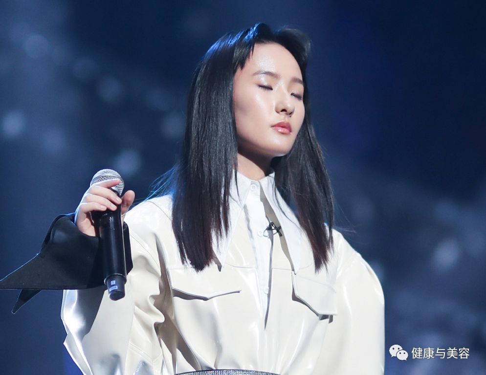 明日之子孟美岐搭配,明日之子孟美岐皮裤