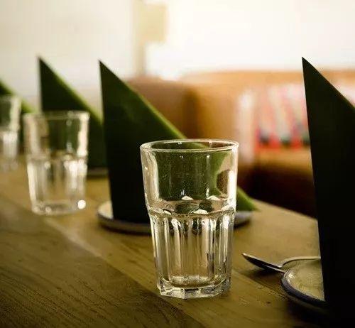 补水和锁水二合一,补水保湿持久锁水知识