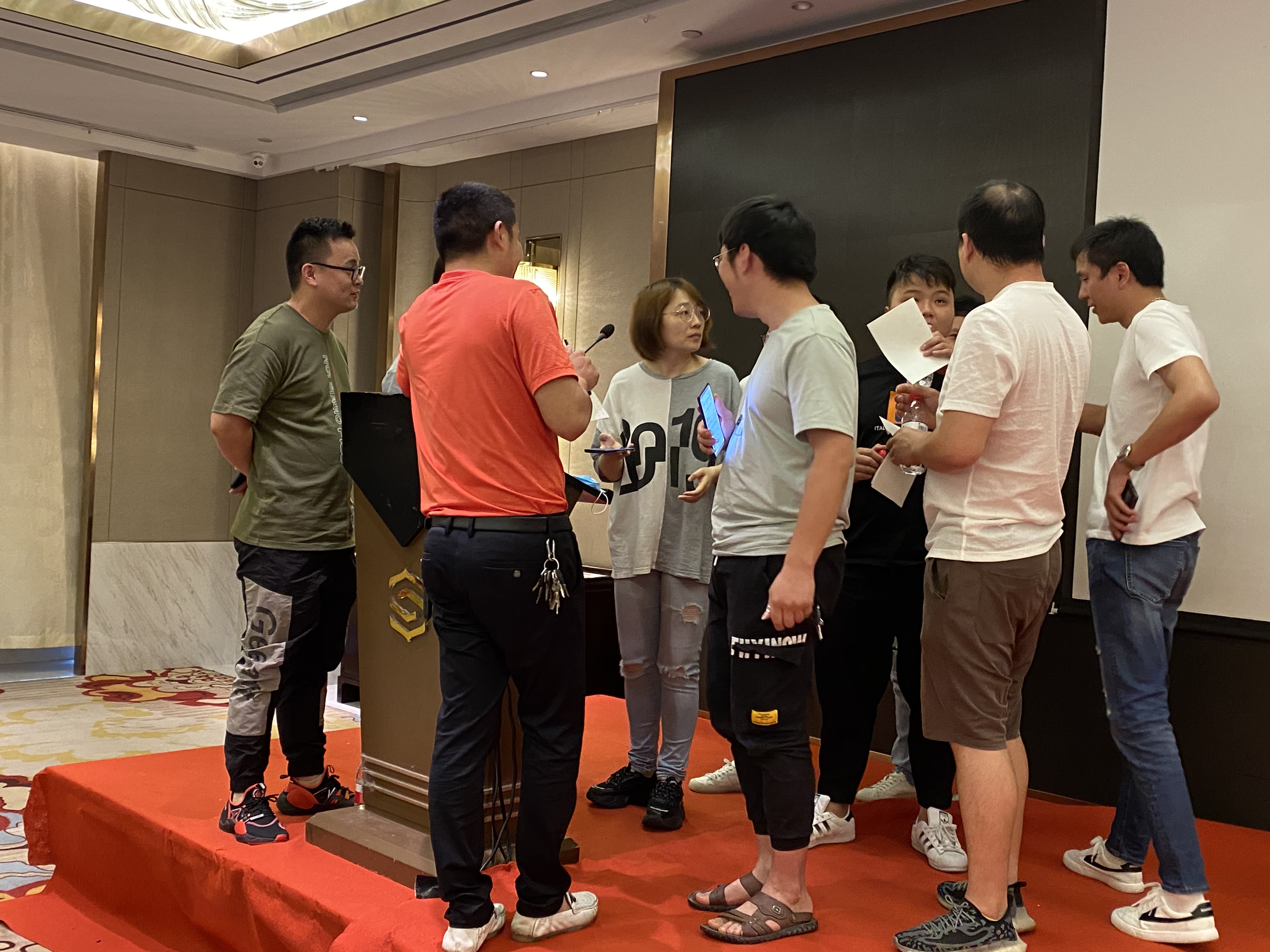 闃块噷宸村反闉嬮澊琛屼笟宄颁細,2019闃块噷宸村反鐢靛晢澶т細娴欐睙