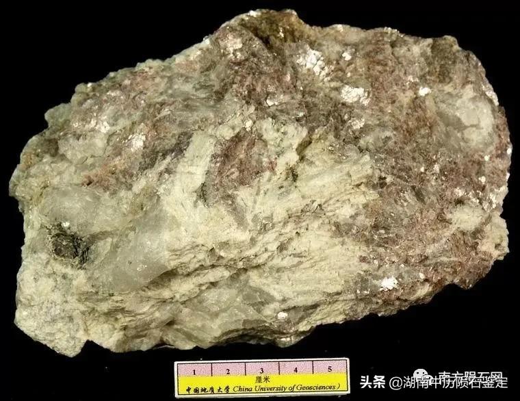 月球陨石与地球矿石的区别,月球陨石和矿石有什么区别