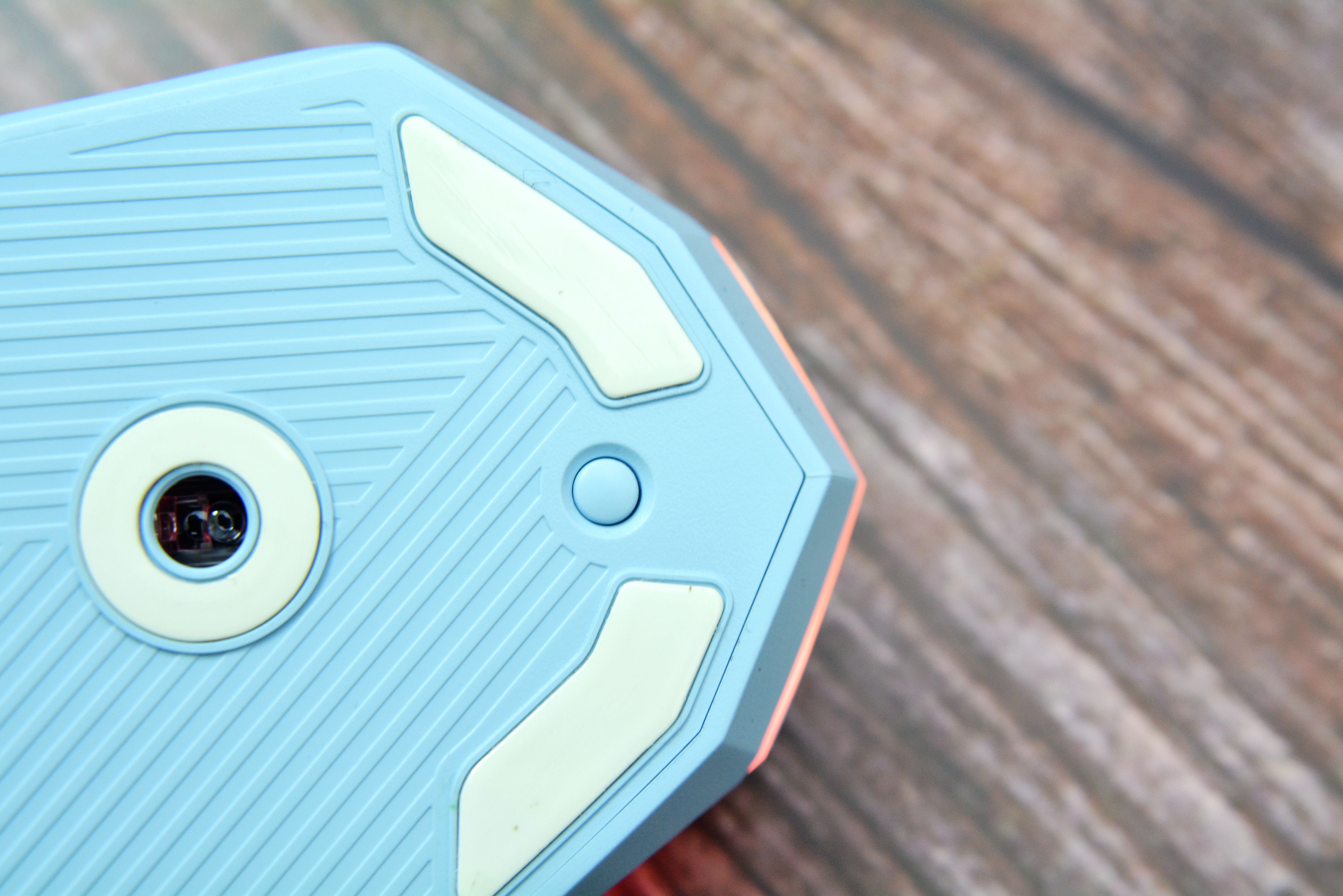 达尔优em910鼠标换微动,达尔优em910鼠标和雷蛇蝰蛇对比