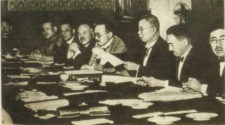 十四年抗日战争第一枪是谁打响的,14年抗战的开始时间和标志性事件