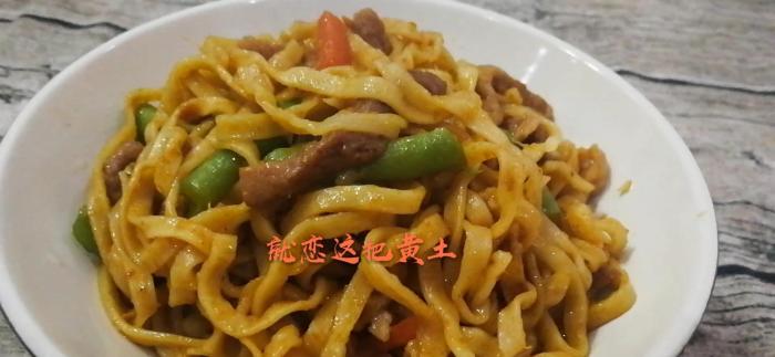 西红柿土豆焖面怎么不糊锅,为啥我做的焖面容易糊锅