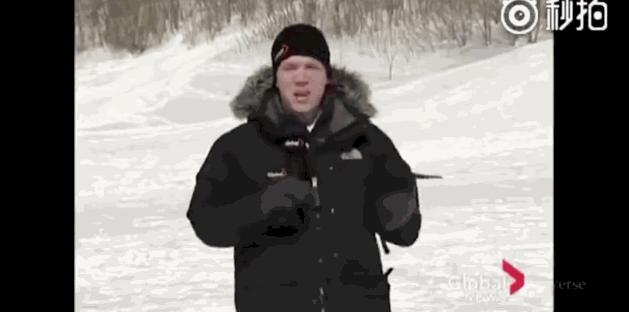 东方台主持人集体翻车现场视频,主持人电视直播新闻翻车名场面