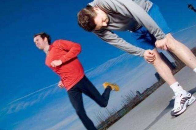 晚上失眠了早上起来跑步好不好,失眠一夜到天亮后可以晨跑