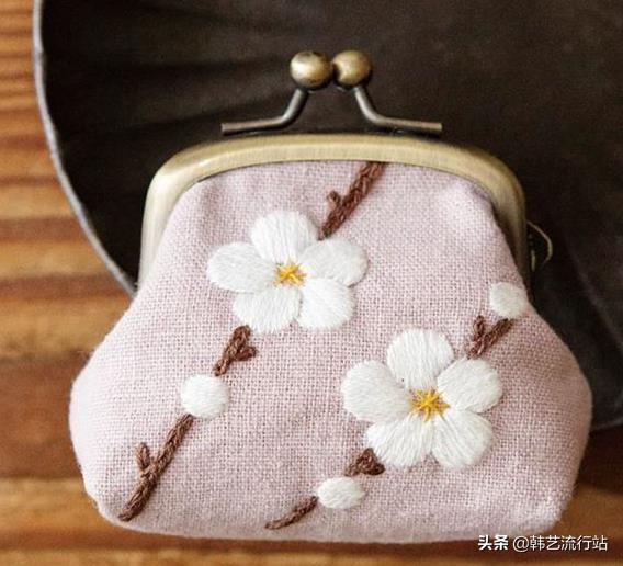 今天流行的包包女新款,时尚洋气的小包包韩国