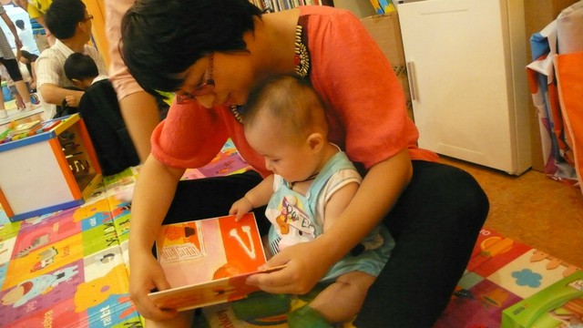 北京妈妈给孩子报补习班花好多钱,0-3岁儿童启蒙早教鸭子学说话