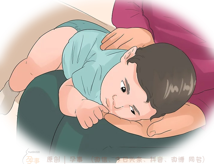 给新生宝宝拍嗝的正确方法,给宝宝拍嗝正确方法