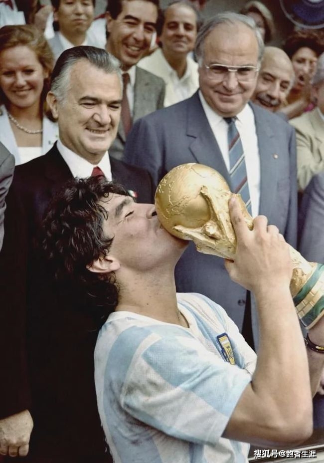 马拉多纳尸检表明其心脏受损严重,马拉多纳尸检结果为什么自然死亡