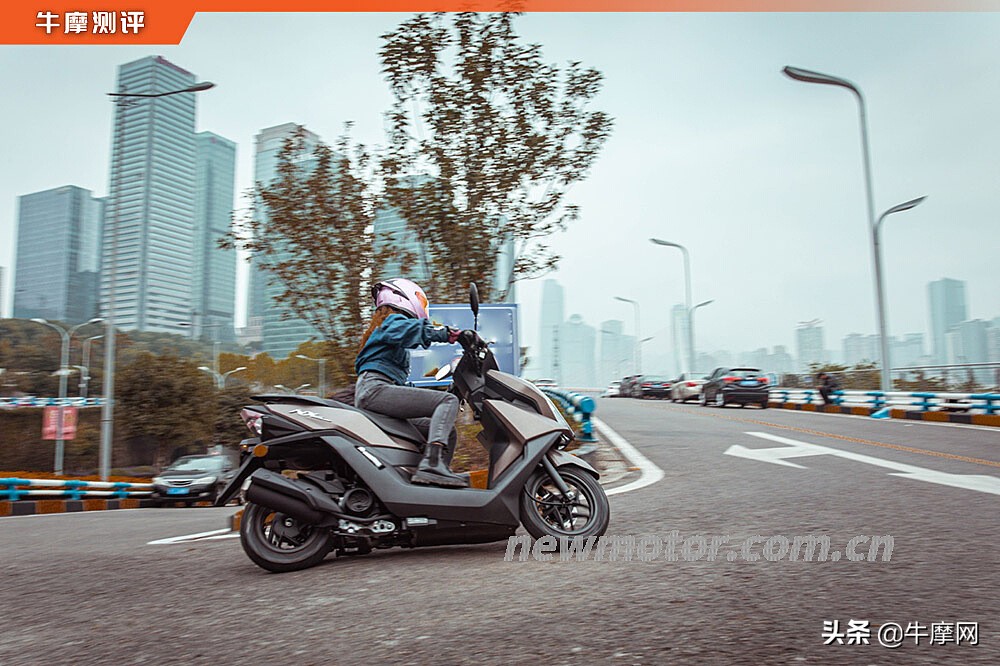 五羊本田nx125和雅马哈巧格哪个好,新款五羊本田nx125踏板车骑行感受