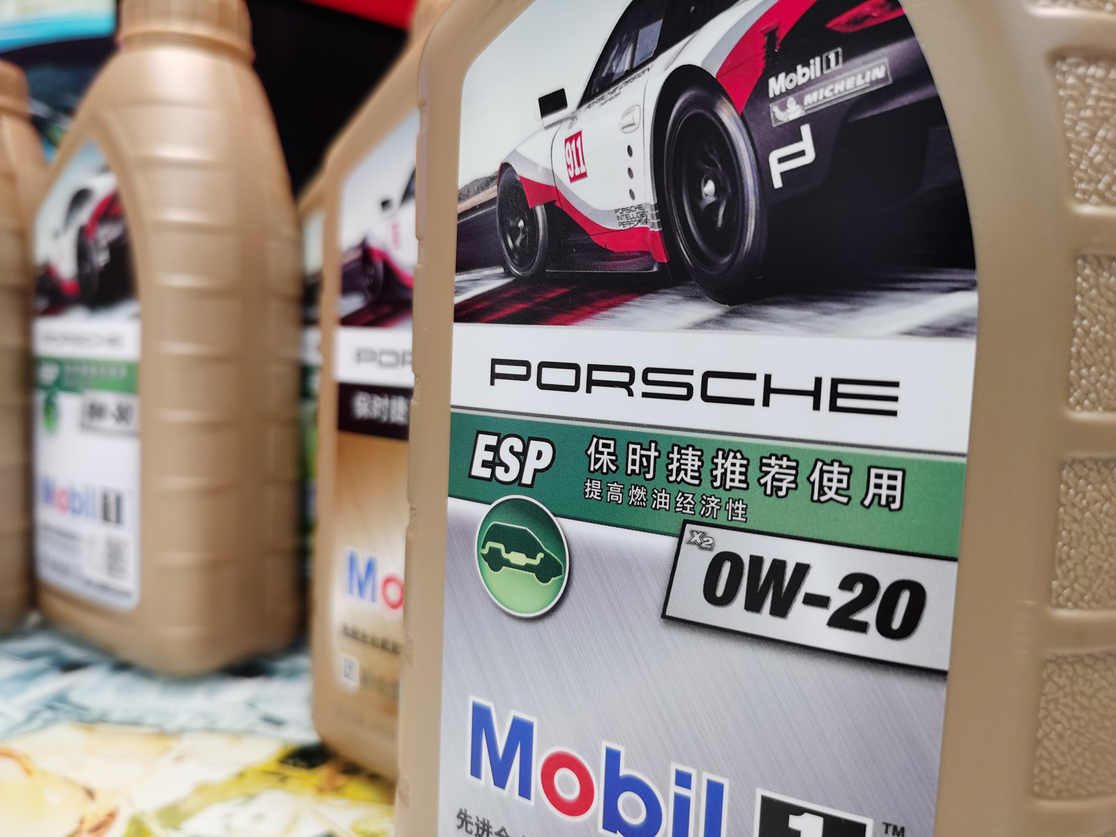 如何在聊天中表露你了解保时捷？*用御**机油是美孚1号