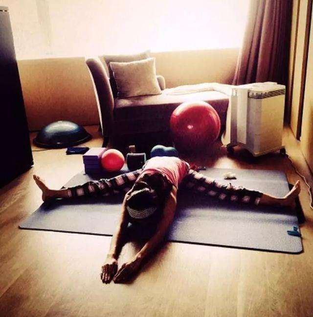 为什么港台女明星那么漂亮,为什么港台艺人都很低调