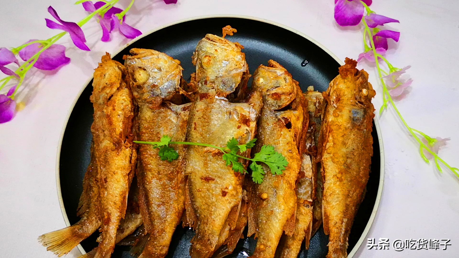 炸鱼的做法怎么炸才不脱皮不粘锅,怎样炸鲤鱼块不烂又不粘锅