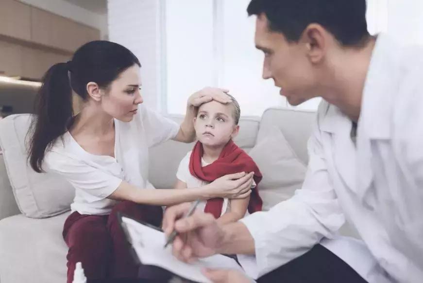 小孩总是流鼻涕一个月什么原因,宝宝老是流鼻涕用什么药