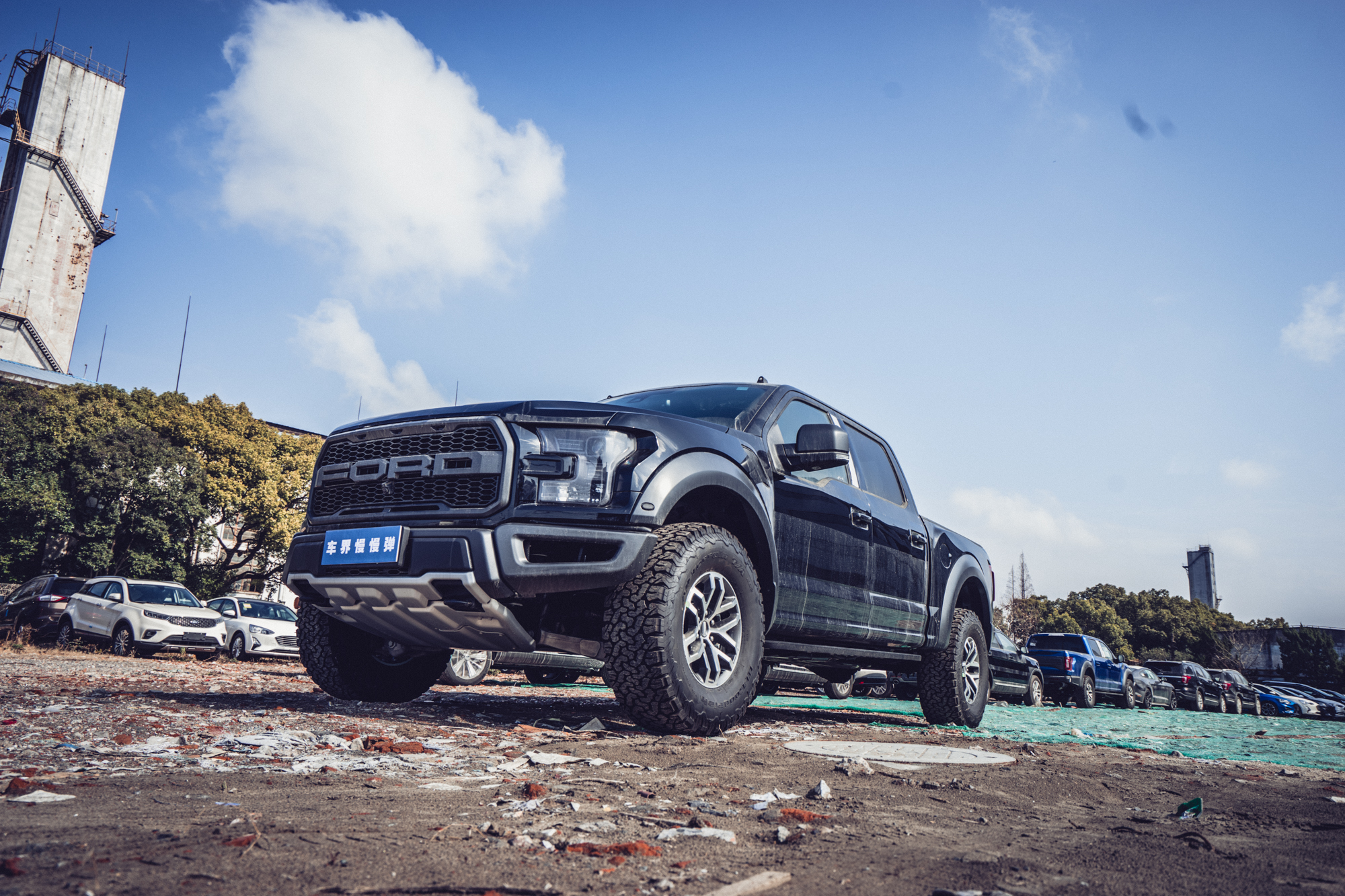 特斯拉cybertruck和福特f-150猛禽,福特猛禽f-150与小皮卡对比图