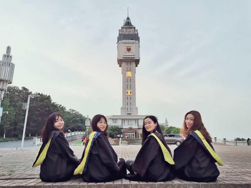 南京“最铁”四姐妹:上同一所大学,住同一个宿舍,奖学金拿到手软,全部考上研究生