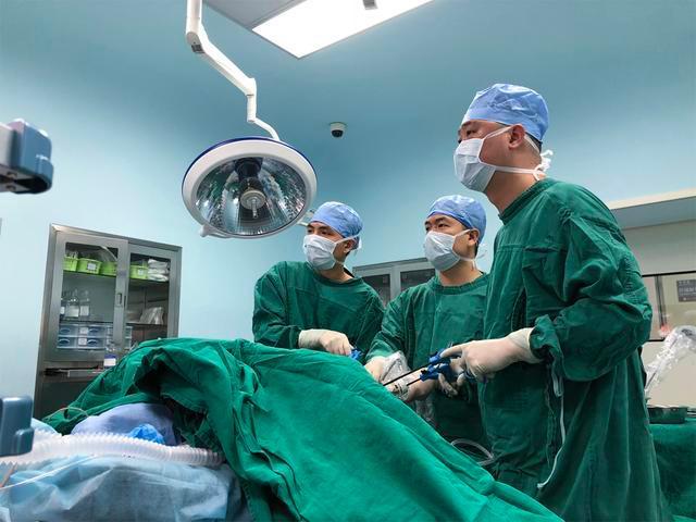 19岁昆明女模特吃药放纵自己,肠子都烂了!网友:醒醒吧你