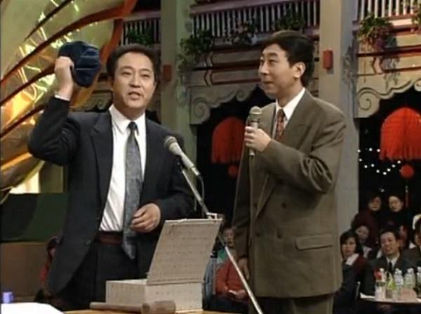 58岁和妻子离婚，64岁在节目晕倒，弃冯巩而去后，牛群有多凄惨？