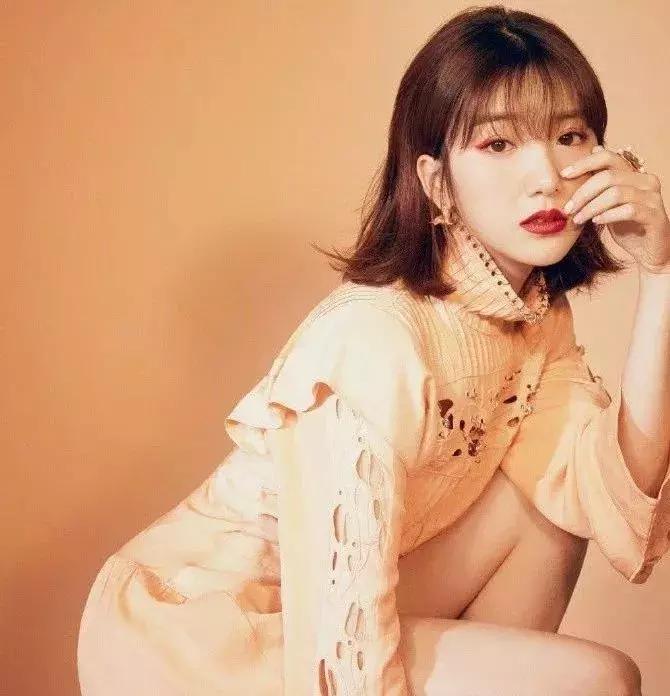 大脸短发烫发女2021流行发型减龄,国字大脸适合的短发发型图片欣赏