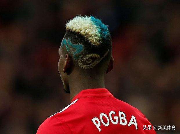 发型留腻了,发型留长发