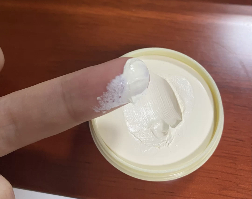 皮肤特别黑黄适合的身体素颜霜,中年黄黑皮女人适合哪种素颜霜