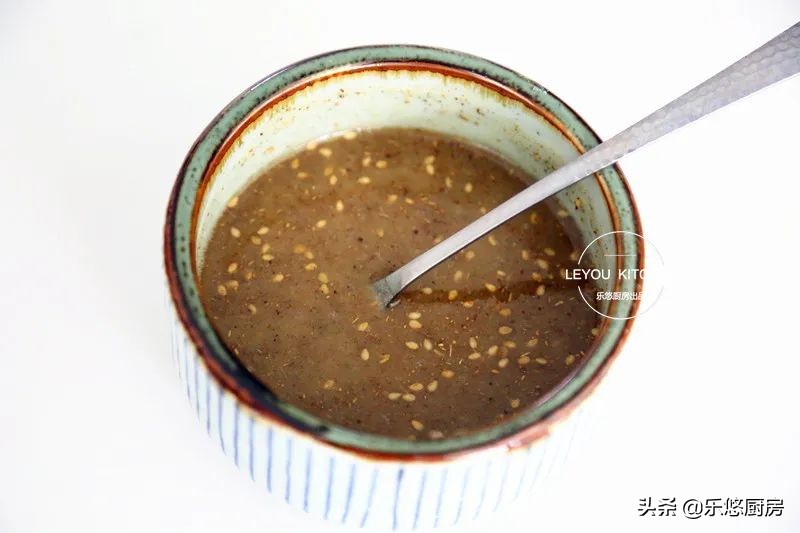 一斤面粉可以做几个油酥烧饼,1斤面粉可以做多少个饼