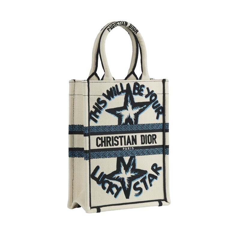 dior老花托特中号和大号哪个热卖,dior2023春夏蕾丝款托特包颜色