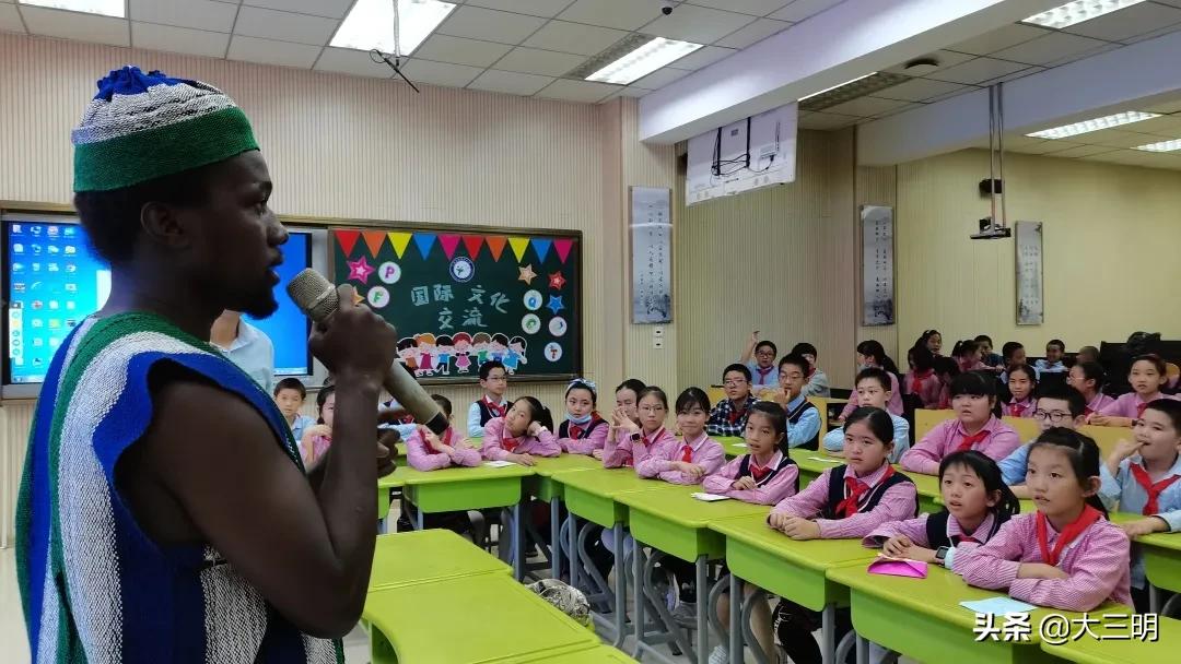 家校合作进行德育渗透,家校合作培养学生爱国主义思想